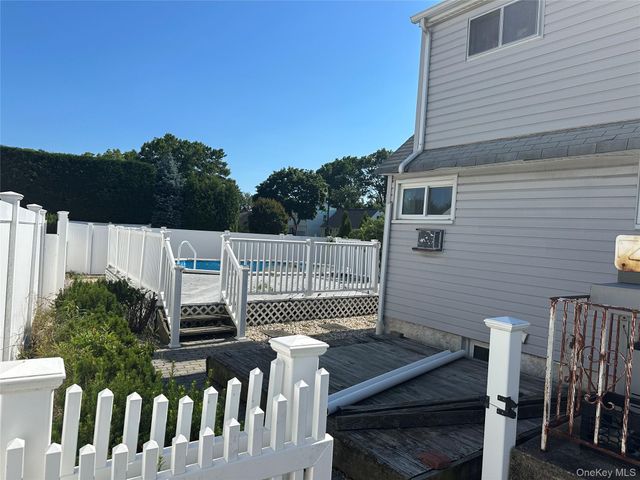 4 Rosemary Drive, Massapequa, NY 11758