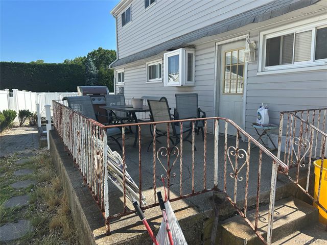 4 Rosemary Drive, Massapequa, NY 11758