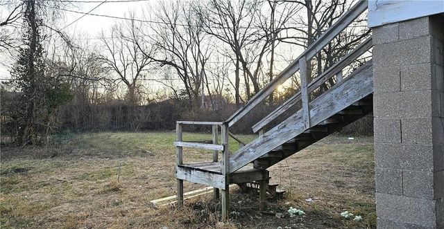 4285 E 61st Street, Kansas City, MO 64130