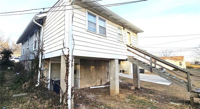 4285 E 61st Street, Kansas City, MO 64130