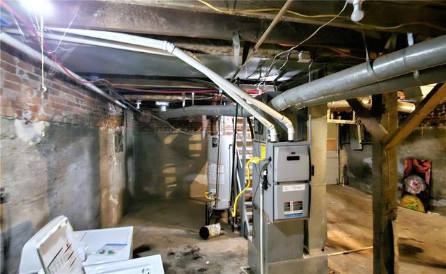 4285 E 61st Street, Kansas City, MO 64130