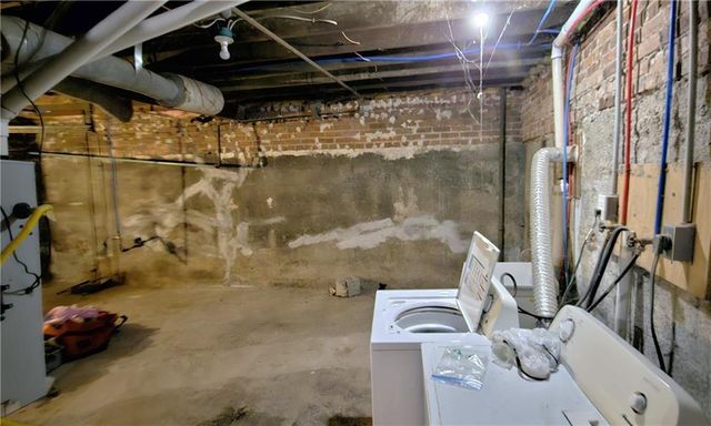 4285 E 61st Street, Kansas City, MO 64130