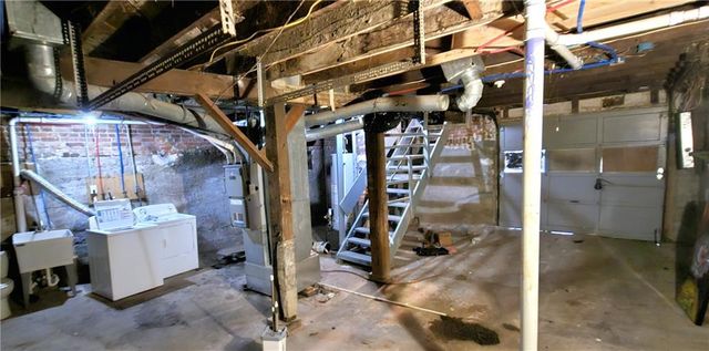 4285 E 61st Street, Kansas City, MO 64130