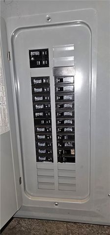 4285 E 61st Street, Kansas City, MO 64130