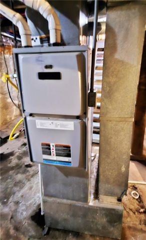 4285 E 61st Street, Kansas City, MO 64130