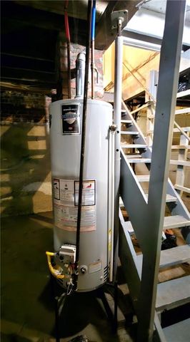 4285 E 61st Street, Kansas City, MO 64130