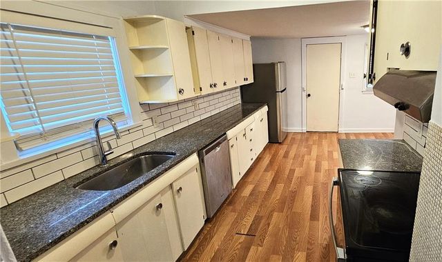 4285 E 61st Street, Kansas City, MO 64130