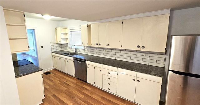 4285 E 61st Street, Kansas City, MO 64130