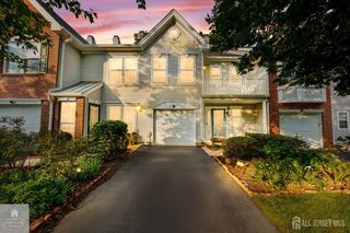 8 Henry Court, Plainsboro, NJ 08536
