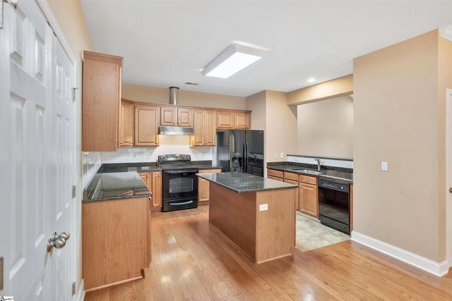 27 Hillsborough Drive, Anderson, SC 29621