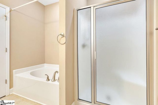 27 Hillsborough Drive, Anderson, SC 29621