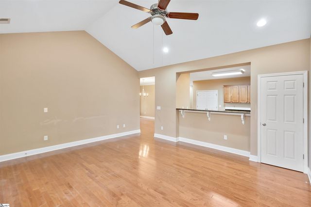 27 Hillsborough Drive, Anderson, SC 29621