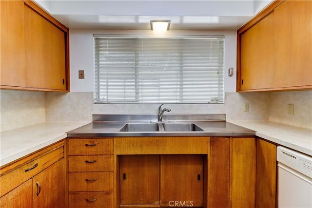 2175 Queensberry Road, Pasadena, CA 91104