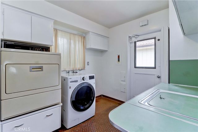 2175 Queensberry Road, Pasadena, CA 91104