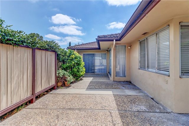 2175 Queensberry Road, Pasadena, CA 91104