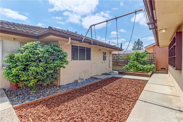 2175 Queensberry Road, Pasadena, CA 91104