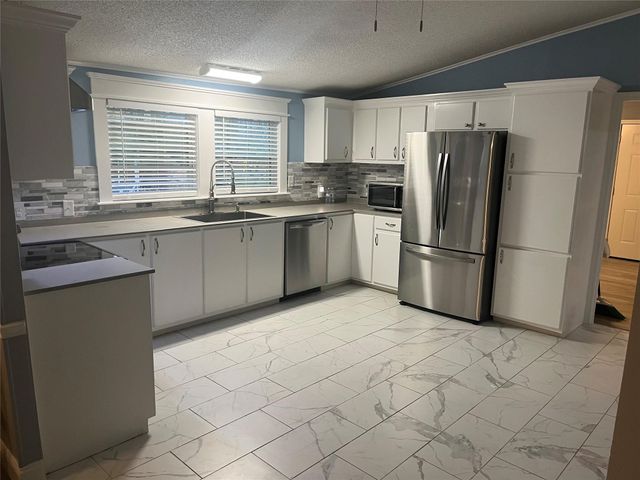 134 Grissom Drive, Gun Barrel City, TX 75156