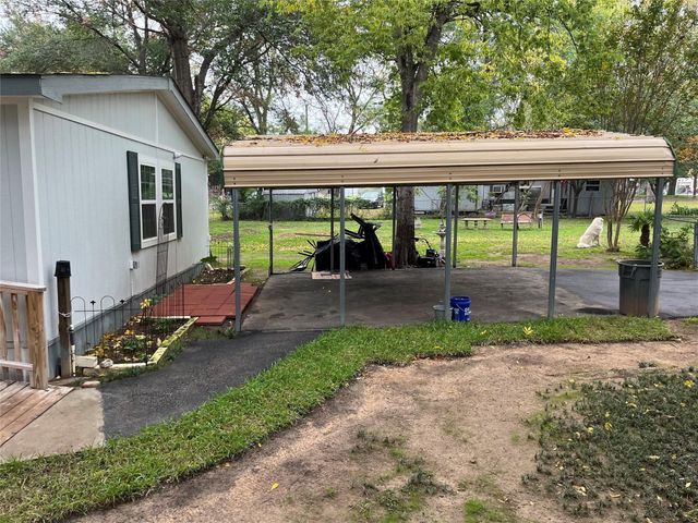 134 Grissom Drive, Gun Barrel City, TX 75156