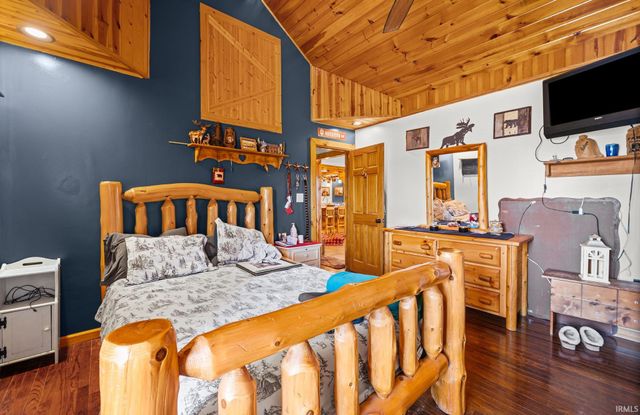 1300 Myrtle Avenue, Frankfort, IN 46041