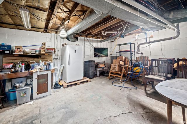 1300 Myrtle Avenue, Frankfort, IN 46041