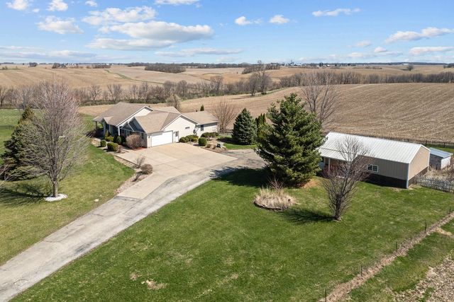 6805 256th Street N, Port Byron, IL 61275