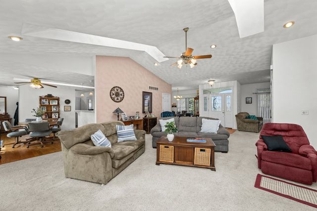 6805 256th Street N, Port Byron, IL 61275