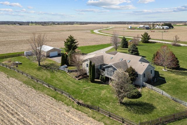 6805 256th Street N, Port Byron, IL 61275