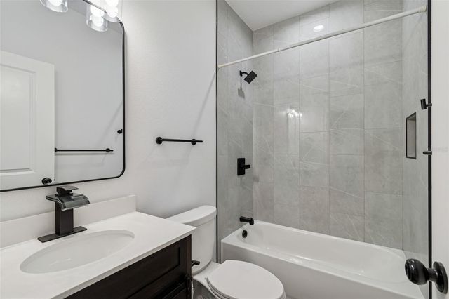 8118 N BROOKS STREET, Tampa, FL 33604