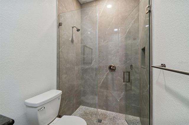 8118 N BROOKS STREET, Tampa, FL 33604