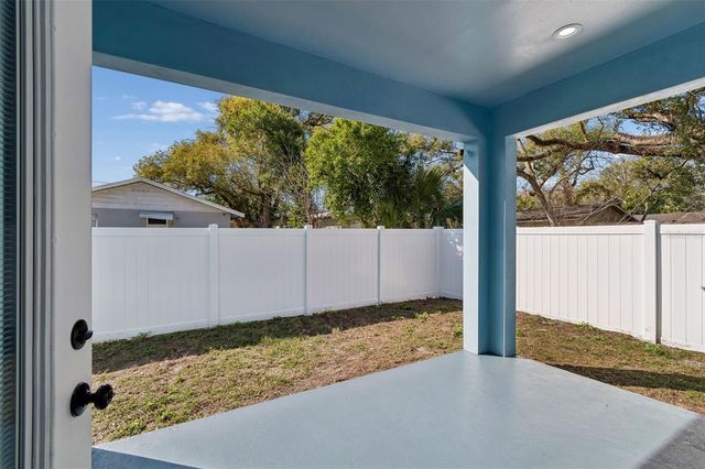 8118 N BROOKS STREET, Tampa, FL 33604