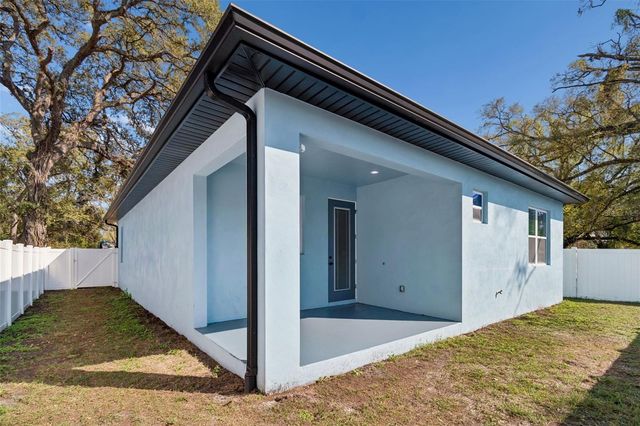 8118 N BROOKS STREET, Tampa, FL 33604