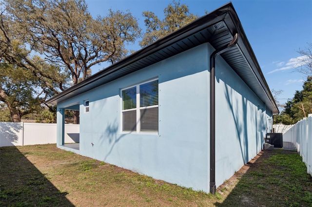 8118 N BROOKS STREET, Tampa, FL 33604