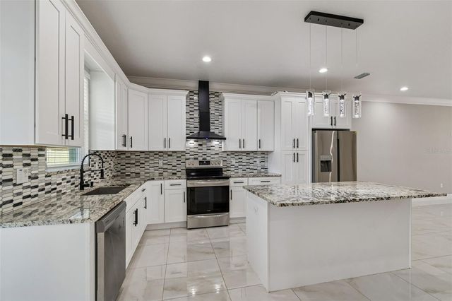 8118 N BROOKS STREET, Tampa, FL 33604