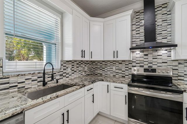 8118 N BROOKS STREET, Tampa, FL 33604