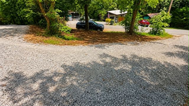 404 & 406 Kinston Loop Drive, Westminster, SC 29693