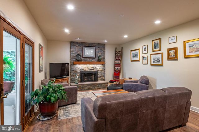 198 GENESIS DR, Blandon, PA 19510