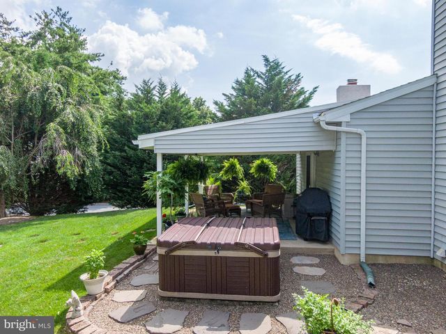 198 GENESIS DR, Blandon, PA 19510