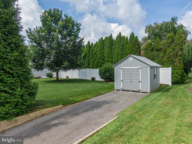 198 GENESIS DR, Blandon, PA 19510