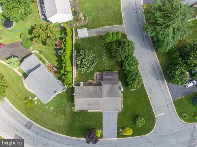 198 GENESIS DR, Blandon, PA 19510