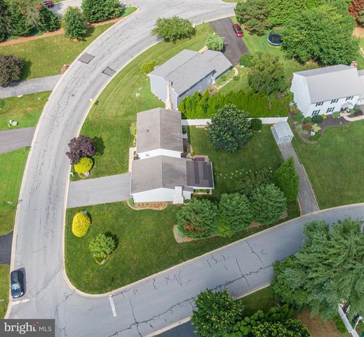 198 GENESIS DR, Blandon, PA 19510