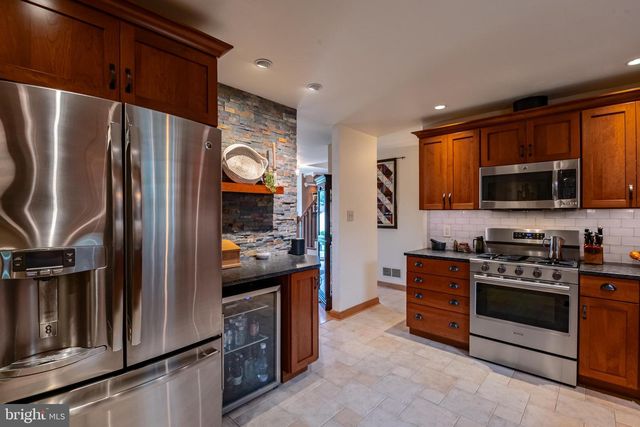 198 GENESIS DR, Blandon, PA 19510