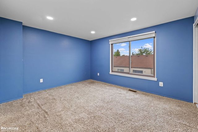 16880 Kingsbrooke Drive, Clinton Twp, MI 48038