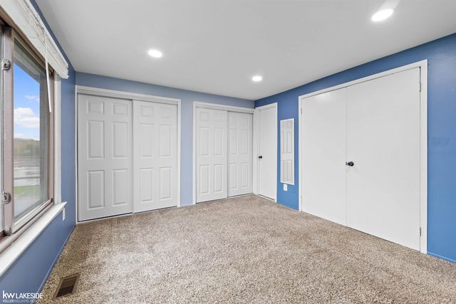 16880 Kingsbrooke Drive, Clinton Twp, MI 48038
