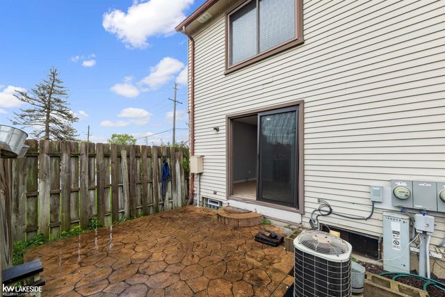 16880 Kingsbrooke Drive, Clinton Twp, MI 48038