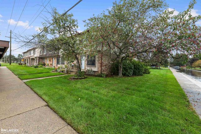 16880 Kingsbrooke Drive, Clinton Twp, MI 48038