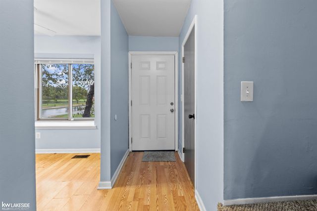 16880 Kingsbrooke Drive, Clinton Twp, MI 48038