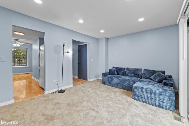 16880 Kingsbrooke Drive, Clinton Twp, MI 48038