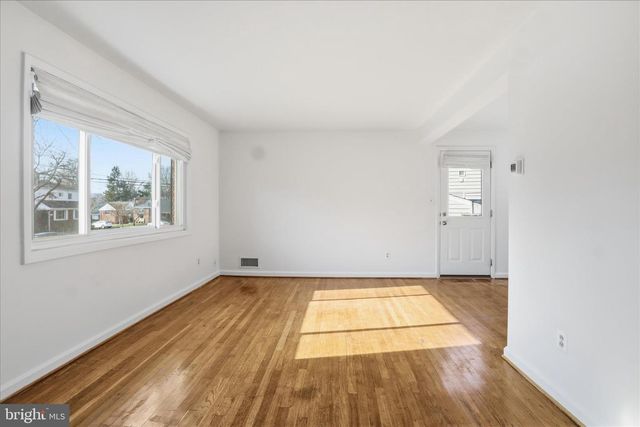 5201 RICHENBACHER AVE, Alexandria, VA 22304