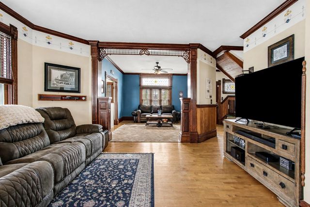 414 E Clark Street, Crown Point, IN 46307