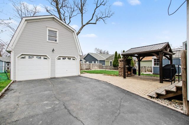 414 E Clark Street, Crown Point, IN 46307